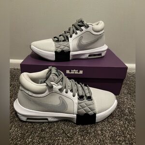Nike LeBron Witness 8 White Light Smoke Grey